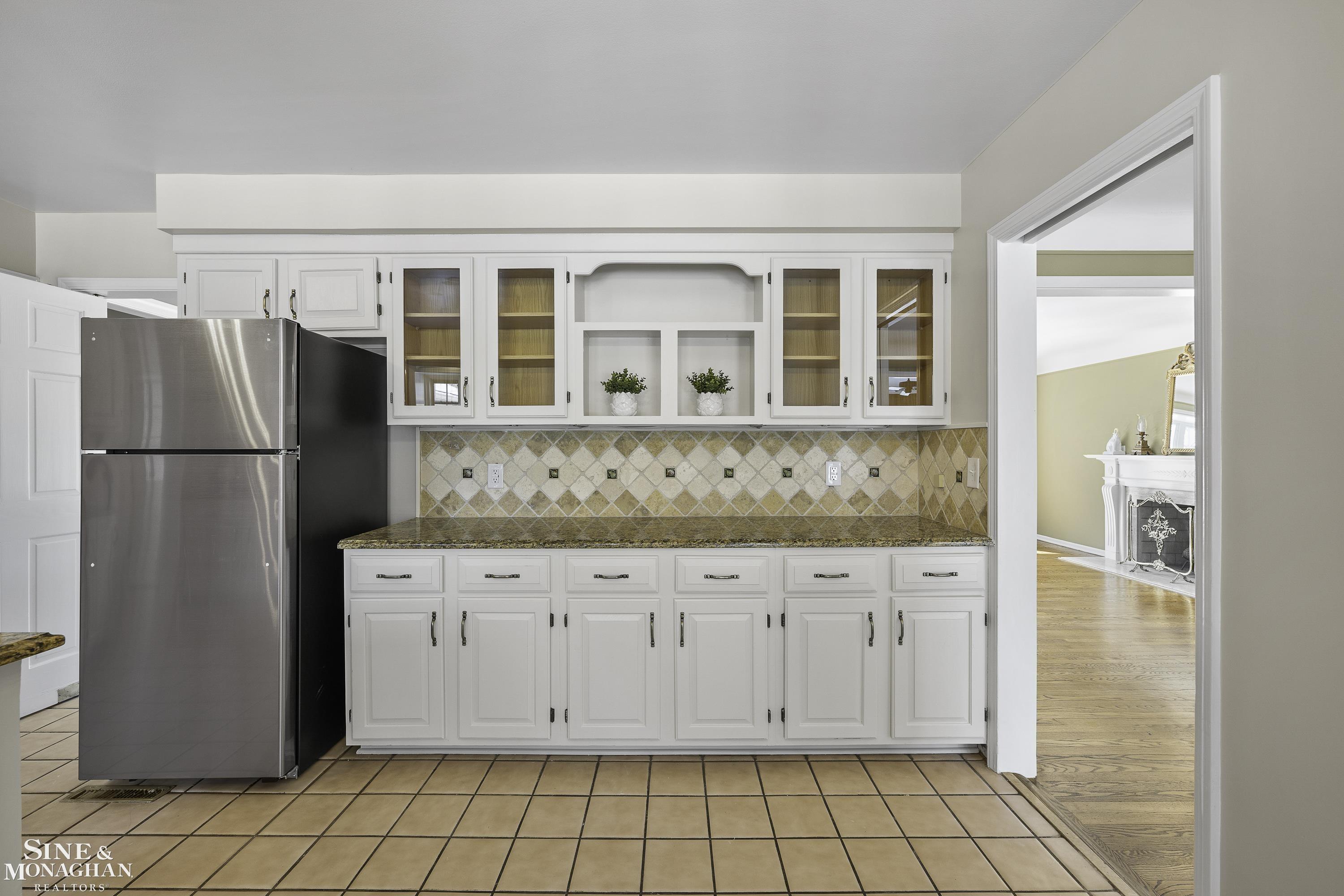 66 Fairford Road Grosse Pointe, MI 48236 - Photo 12 of 60 50166406-b6b8b5a5-f5e3-4ba9-a8c5-c805da398971.JPG