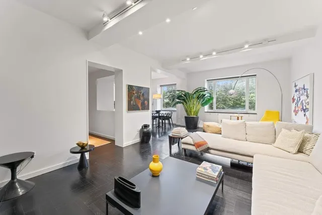 $1,995,000 | 930 5th Avenue, Unit 7B | Lenox Hill