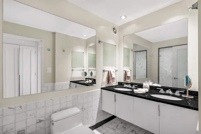 $1,995,000 | 930 5th Avenue, Unit 7B | Lenox Hill