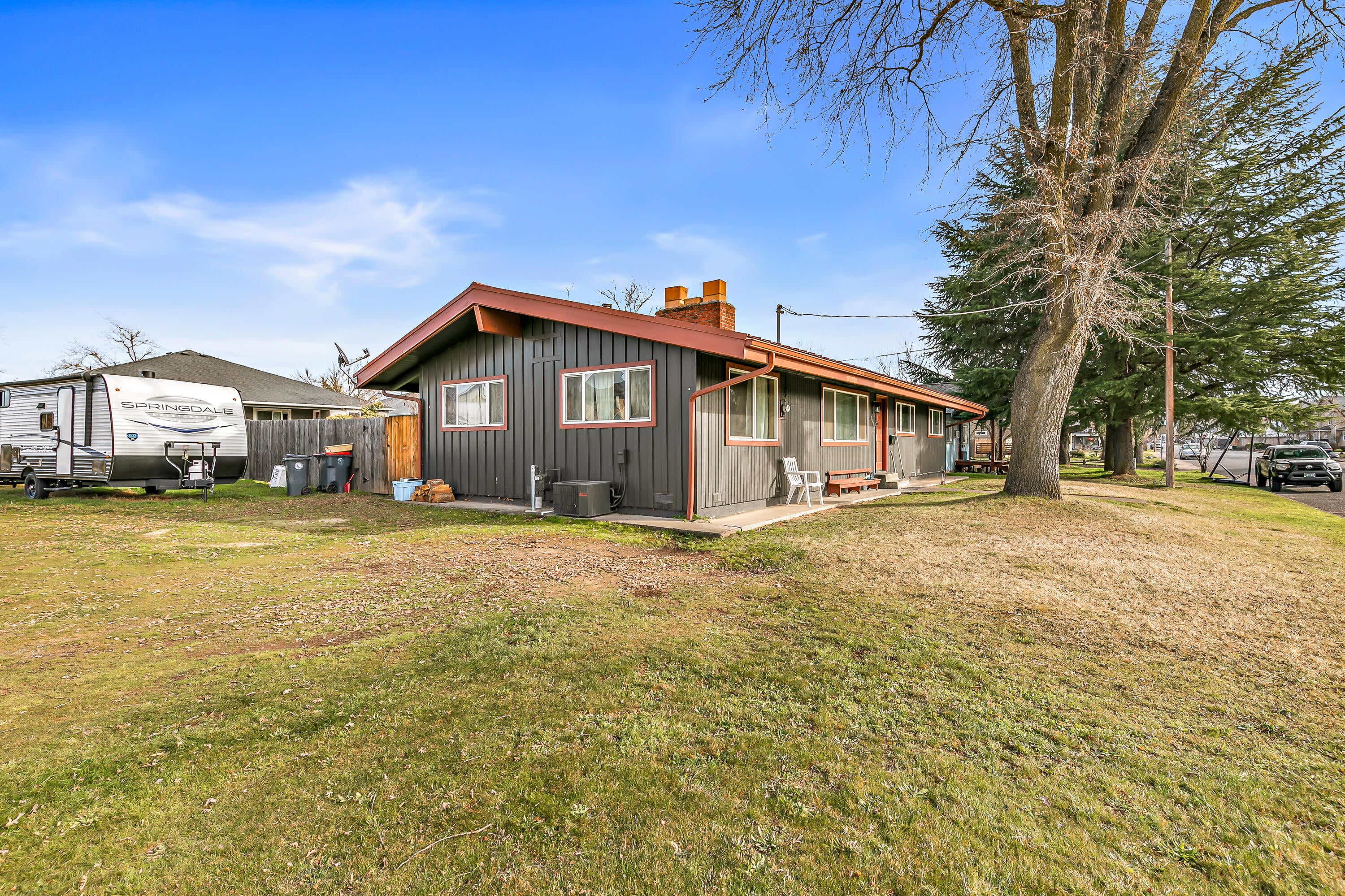 348 North 6th Street Central Point, OR 97502 - Photo 20 of 24 9R9A8727