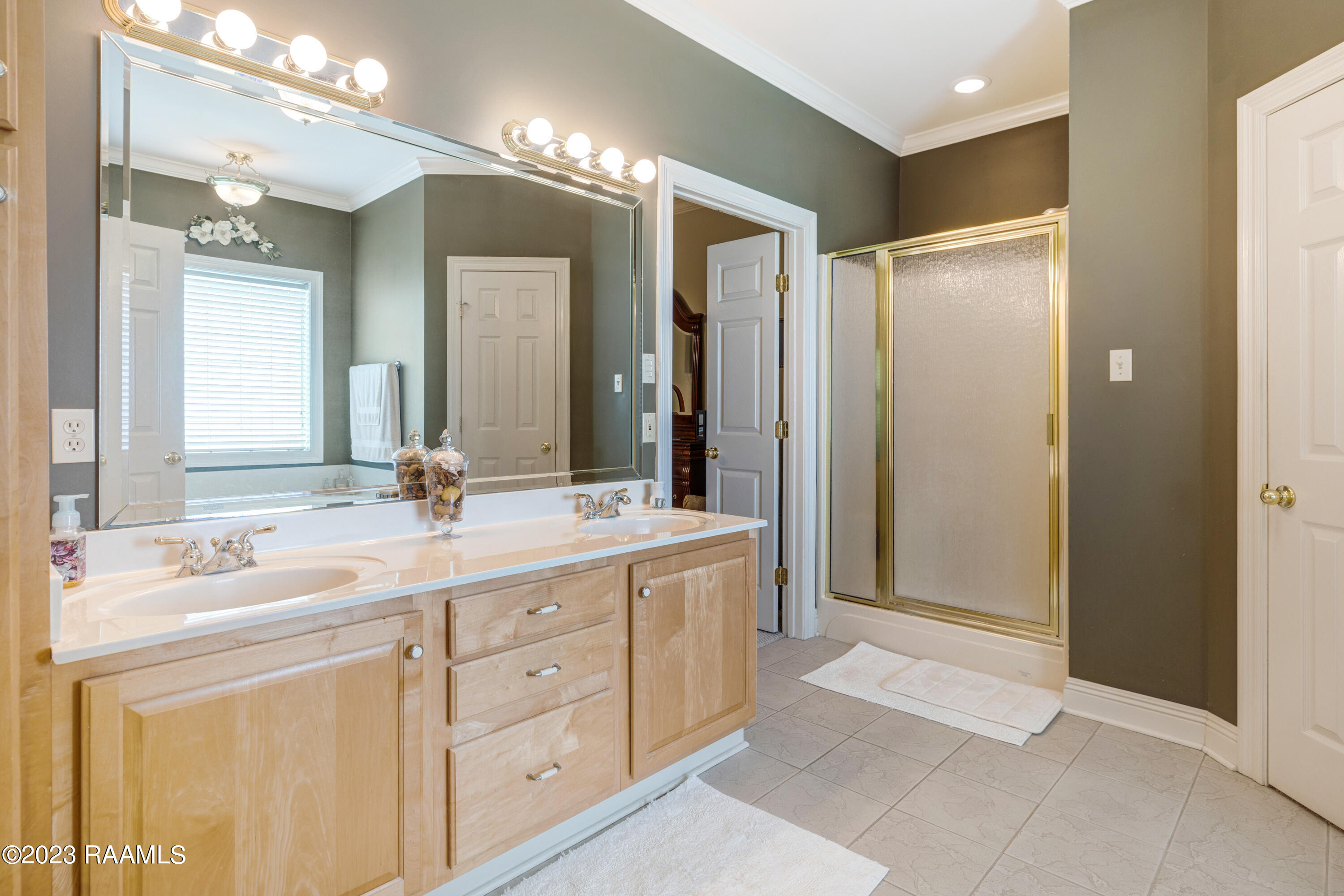 413 Virginia Road Church Point, LA 70525 - Photo 14 of 30 Owner's Bath