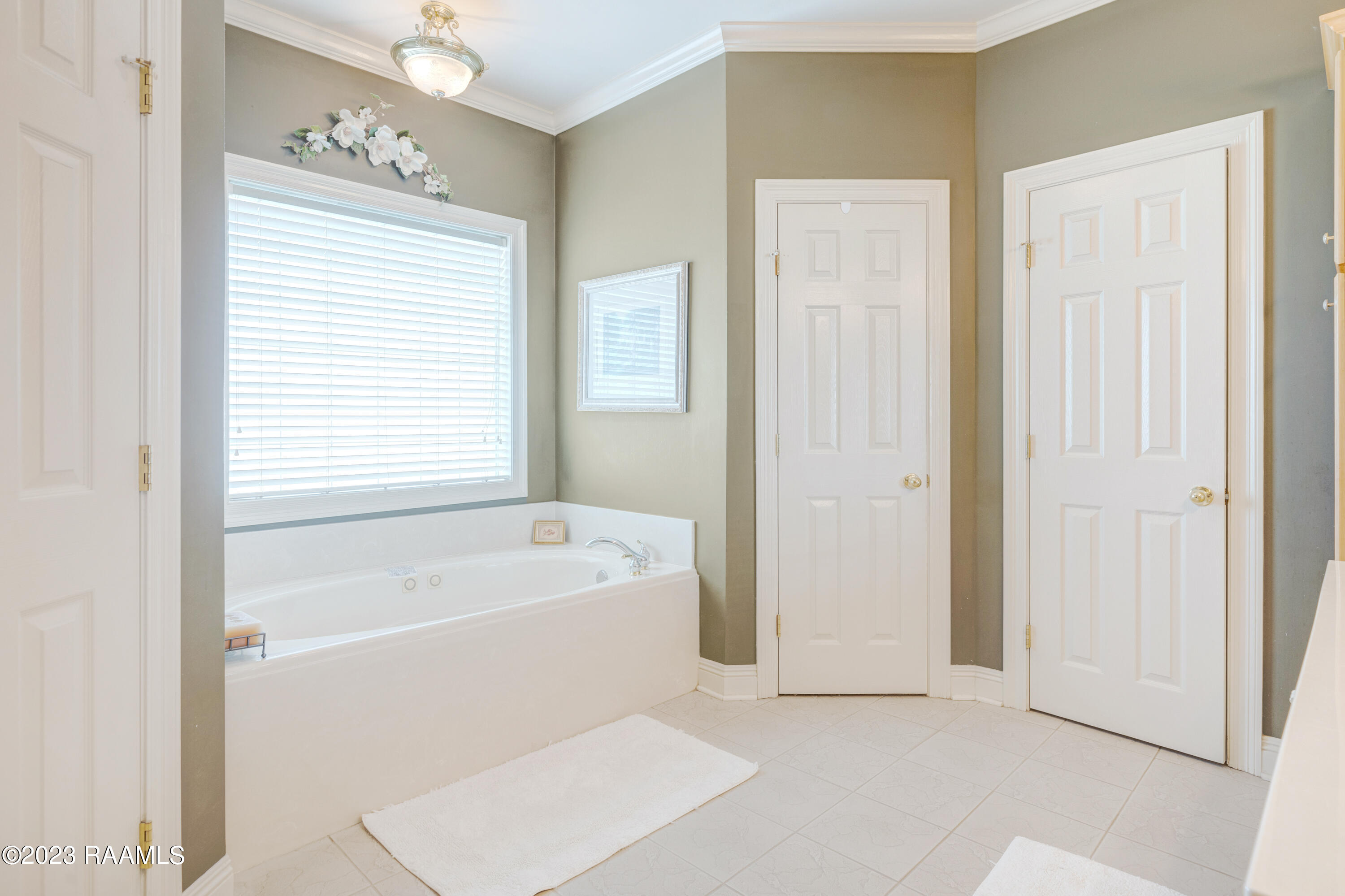 413 Virginia Road Church Point, LA 70525 - Photo 15 of 30 Owner's Bath