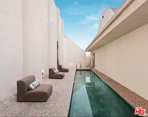 $18,000 | 8435 Franklin Avenue, West Hollywood, CA 90069