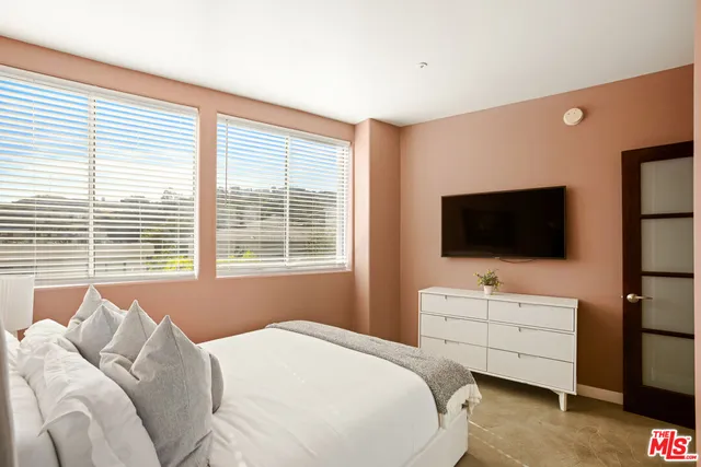 $18,000 | 8435 Franklin Avenue, West Hollywood, CA 90069