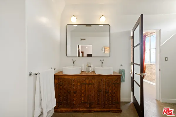 a view of a large building