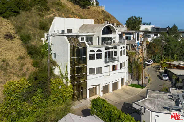 $18,000 | 8435 Franklin Avenue, West Hollywood, CA 90069