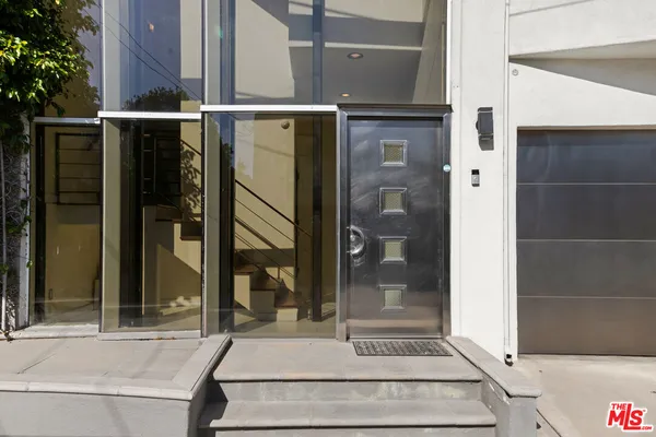 $18,000 | 8435 Franklin Avenue, West Hollywood, CA 90069