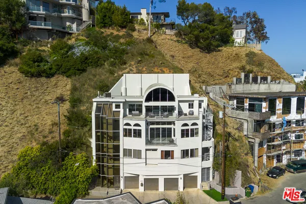 $18,000 | 8435 Franklin Avenue, West Hollywood, CA 90069