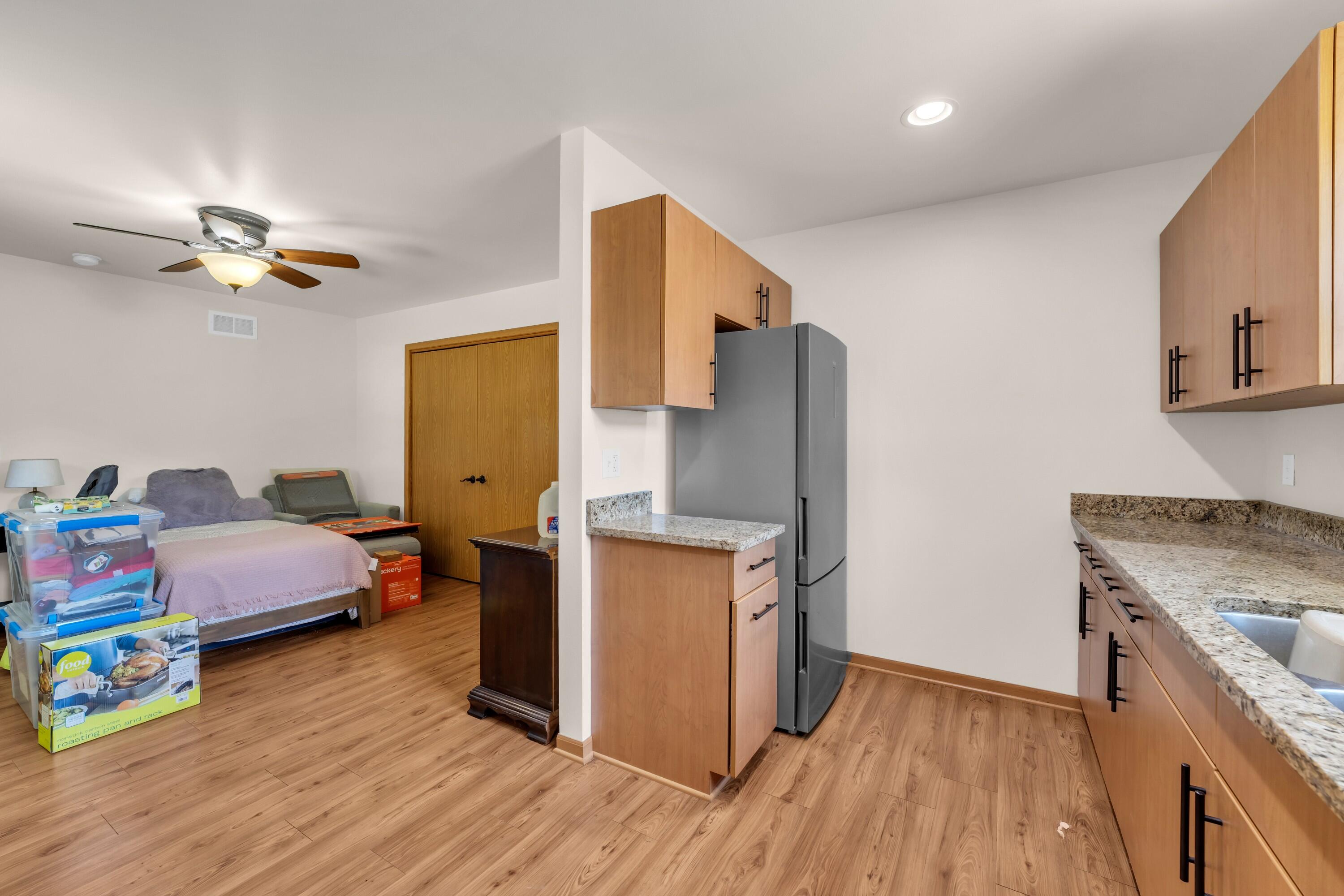302 Graham Street Racine, WI 53405 - Photo 27 of 50 Photo (26)