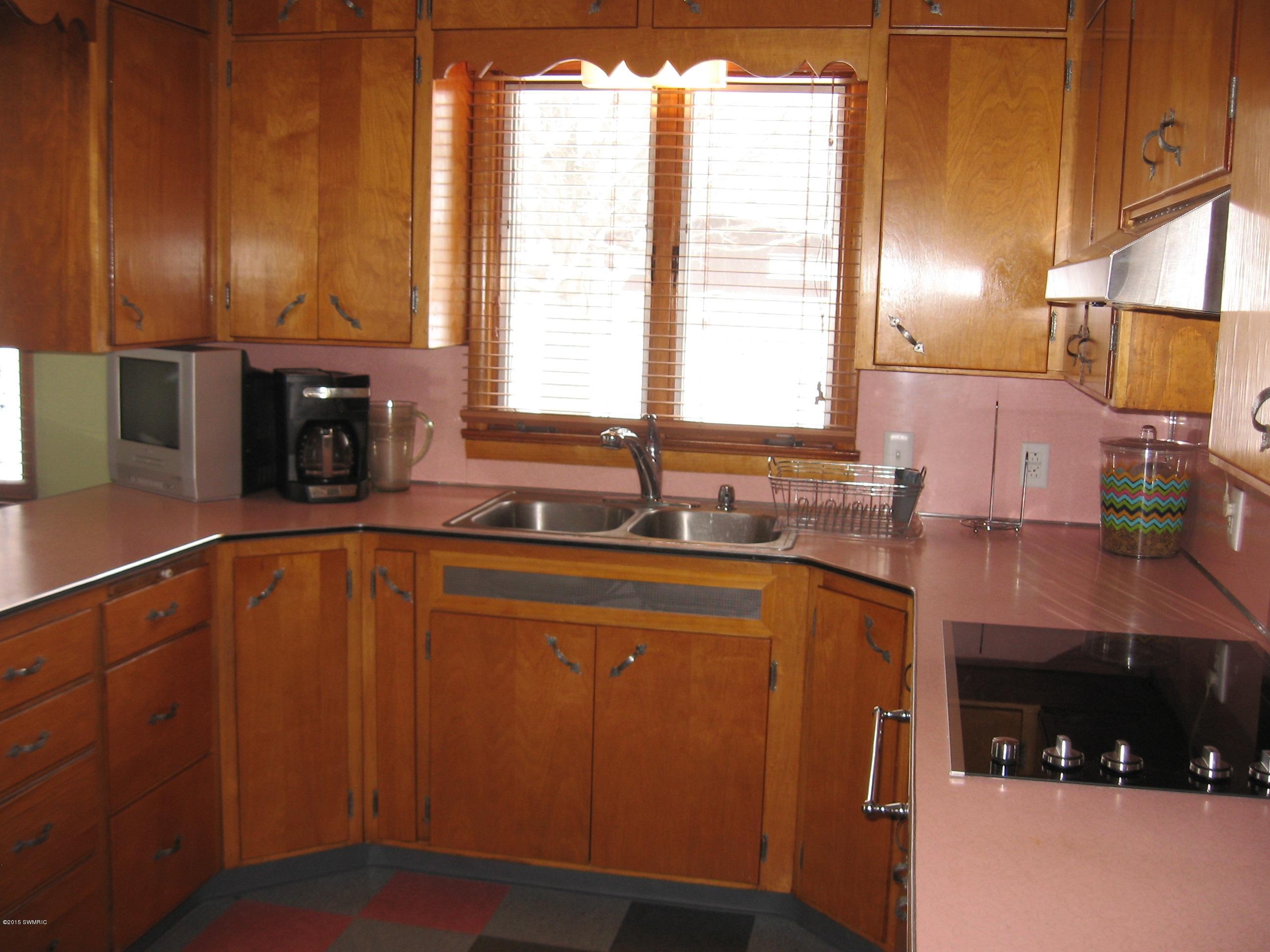 400 Chippewa Road Benton Harbor, MI 49022 - Photo 13 of 46 023