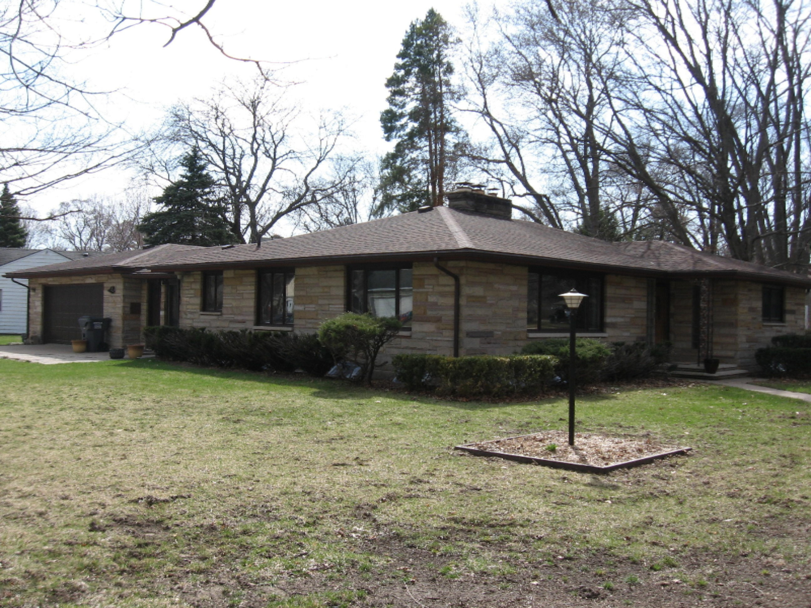 400 Chippewa Road Benton Harbor, MI 49022 - Photo 2 of 46 001.JPG