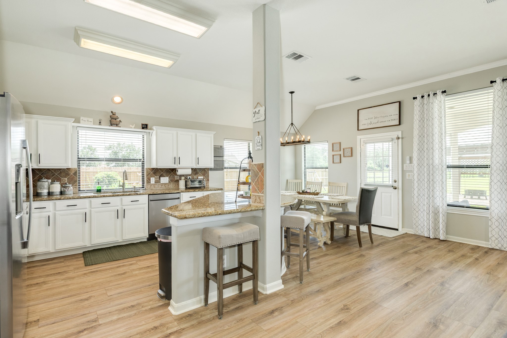 1503 Lakeland Circle Rosharon, TX 77583 - Photo 11 of 36