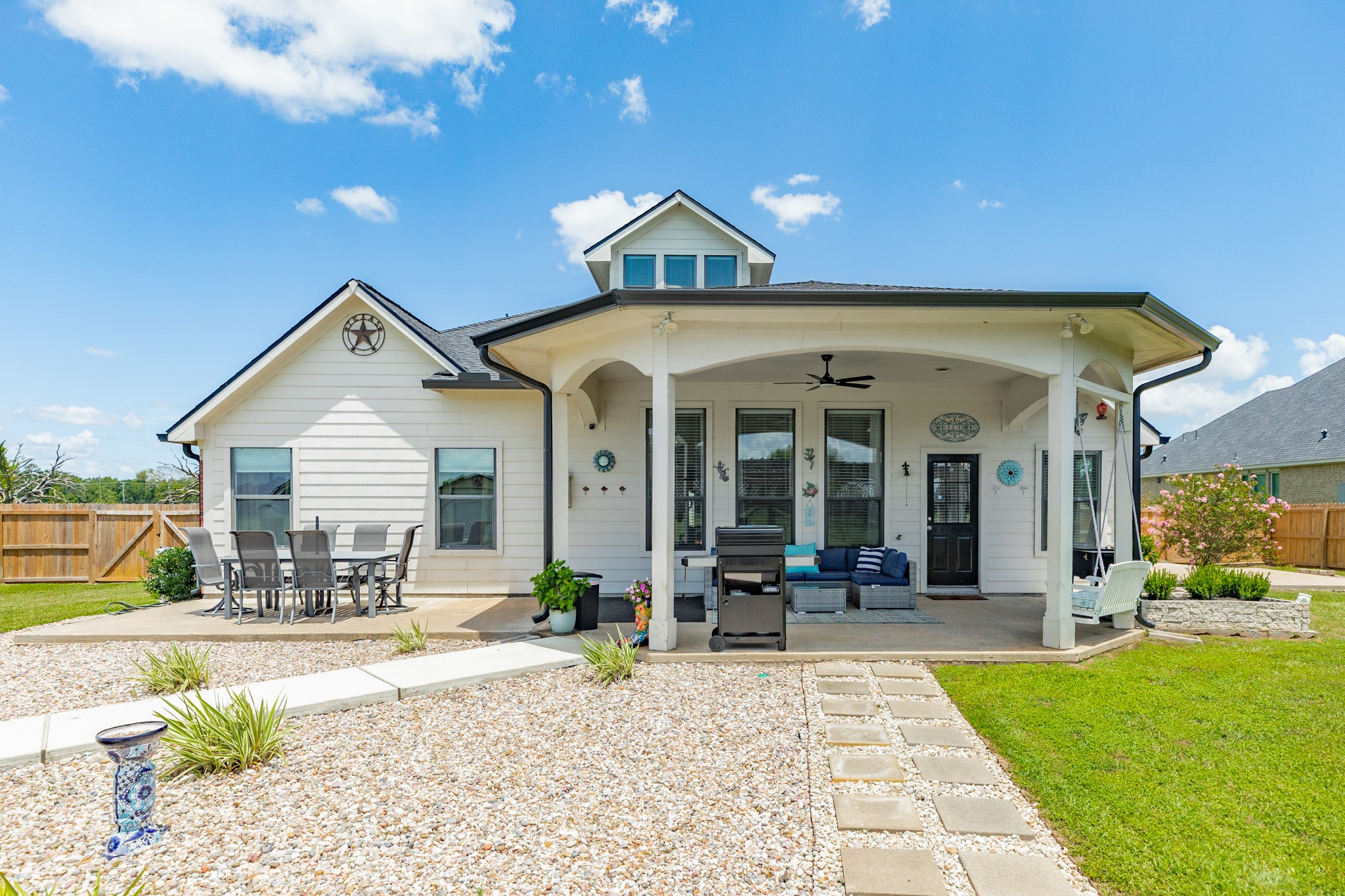 1503 Lakeland Circle Rosharon, TX 77583 - Photo 3 of 36