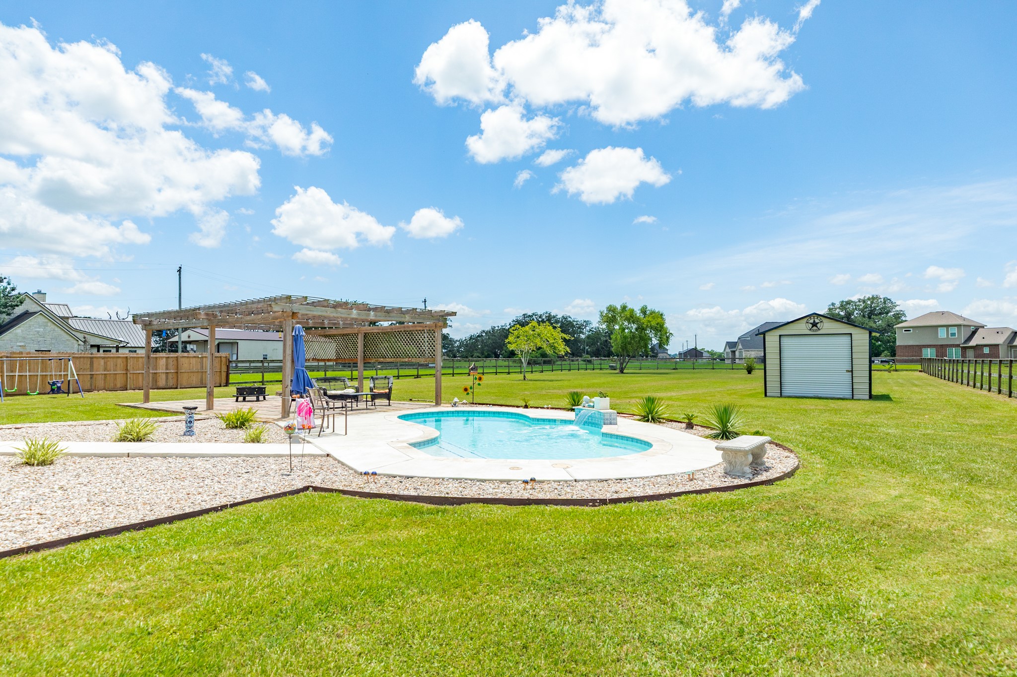 1503 Lakeland Circle Rosharon, TX 77583 - Photo 32 of 36