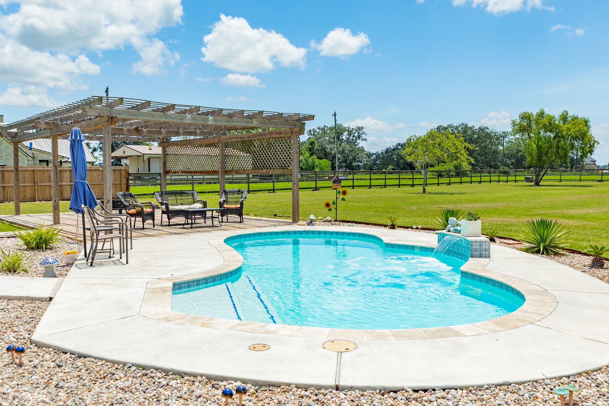 1503 Lakeland Circle Rosharon, TX 77583 - Photo 5 of 36