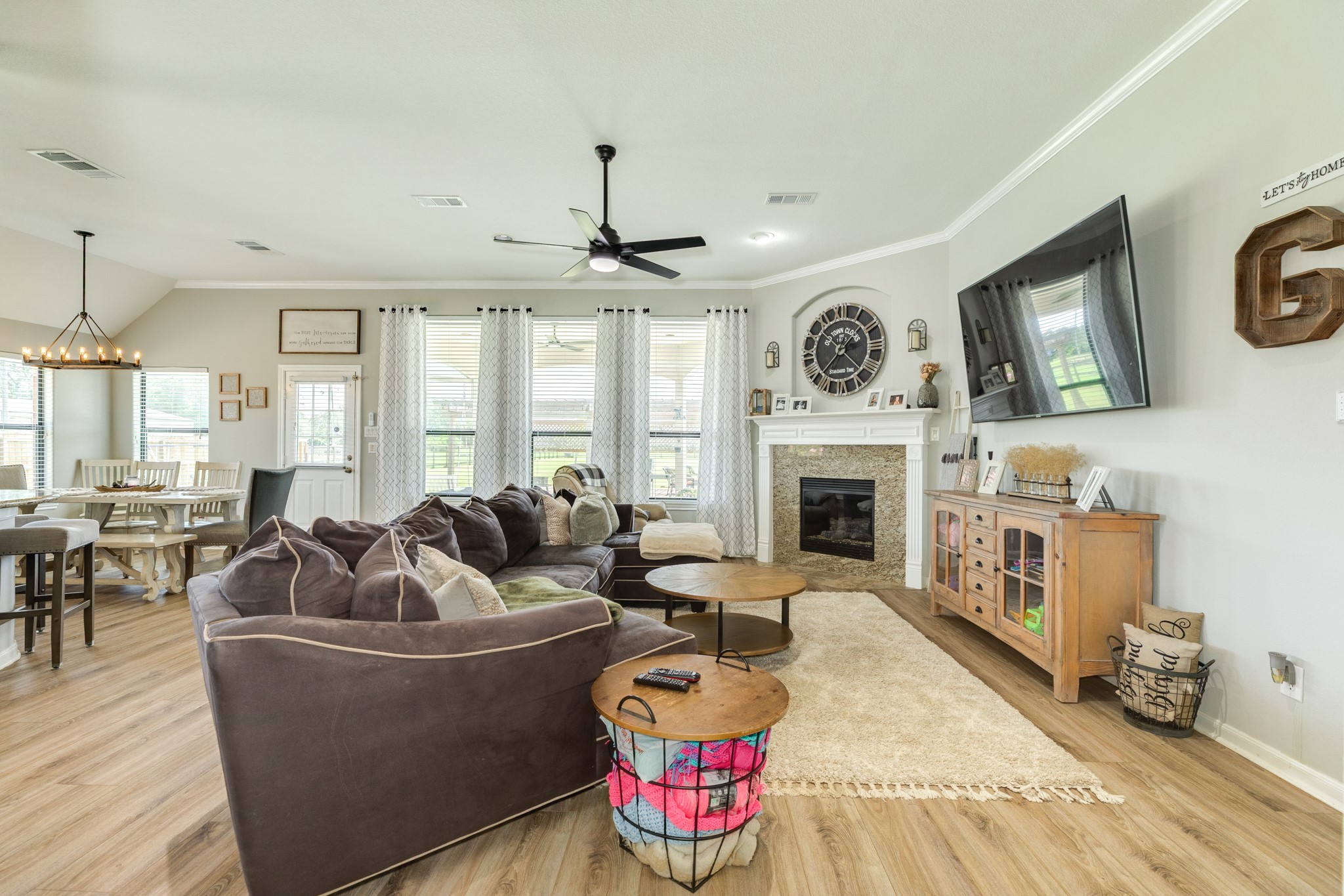 1503 Lakeland Circle Rosharon, TX 77583 - Photo 7 of 36