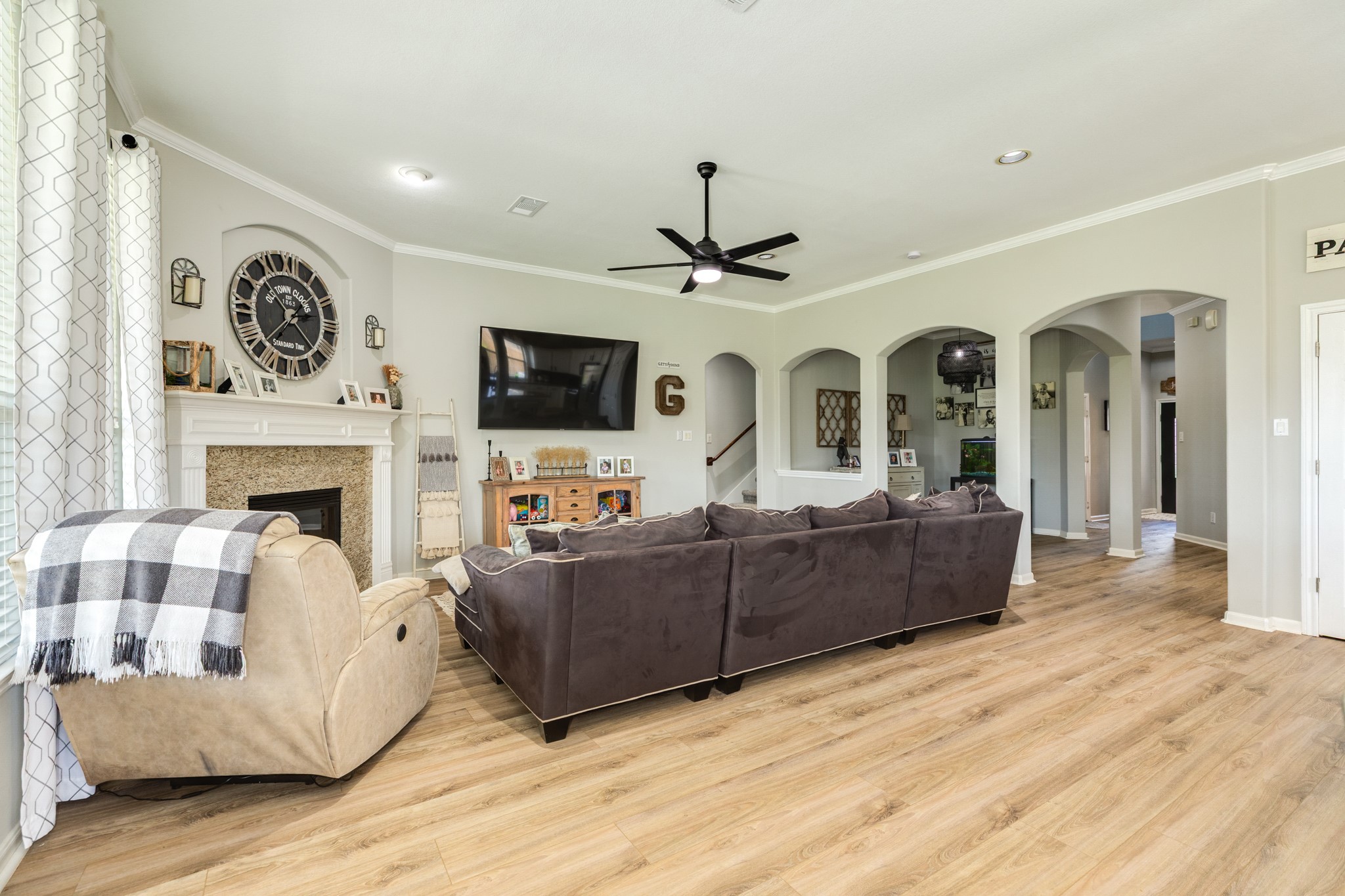 1503 Lakeland Circle Rosharon, TX 77583 - Photo 9 of 36