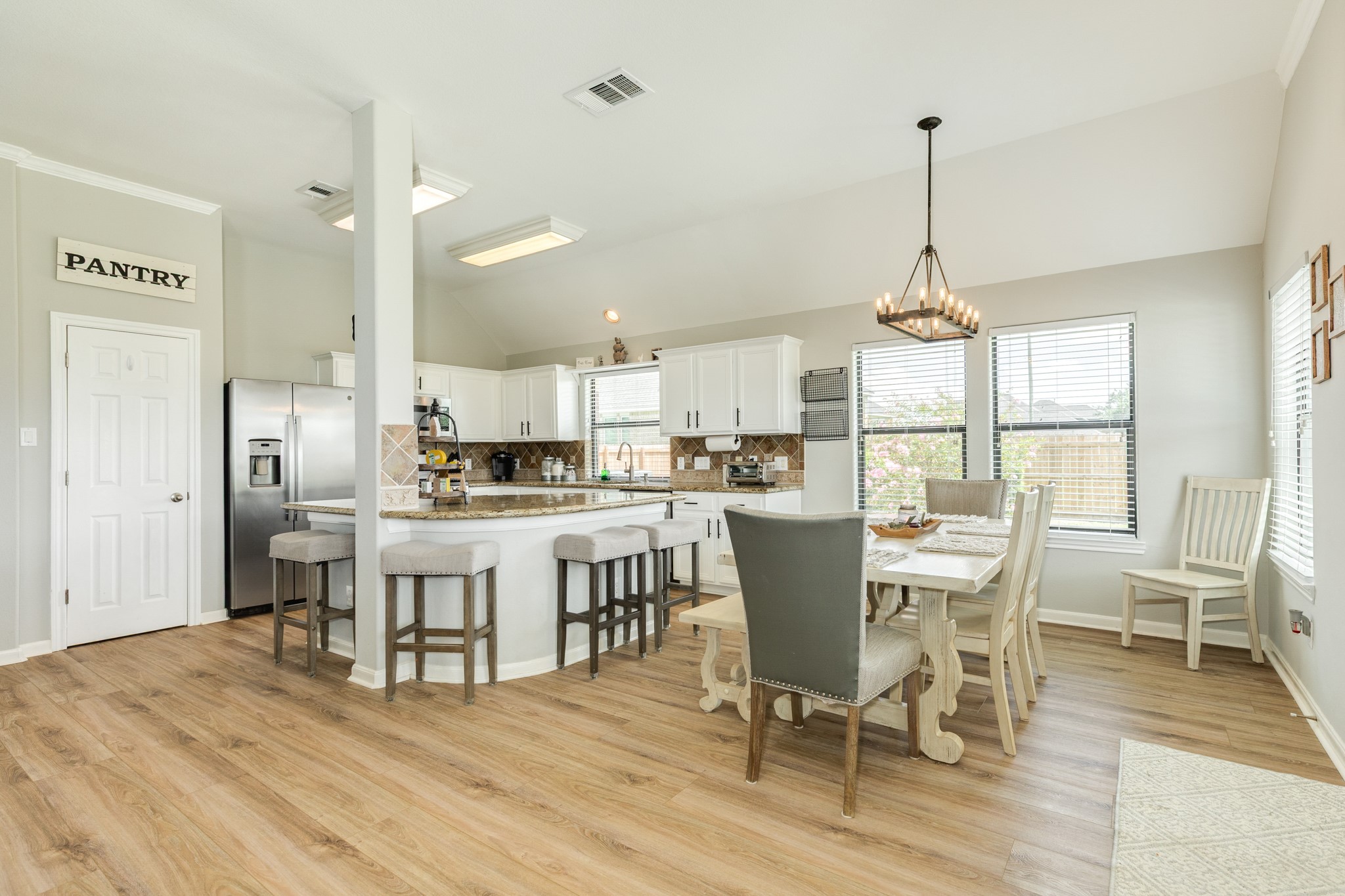 1503 Lakeland Circle Rosharon, TX 77583 - Photo 10 of 36