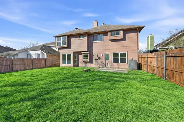 $350,000 | 1410 Ardmore Drive, Arlington, TX 76018