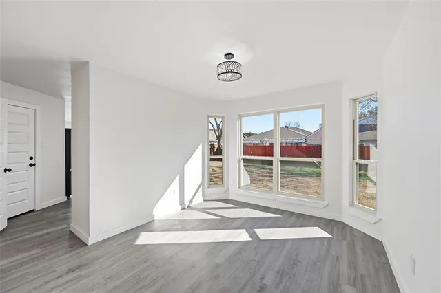 $350,000 | 1410 Ardmore Drive, Arlington, TX 76018