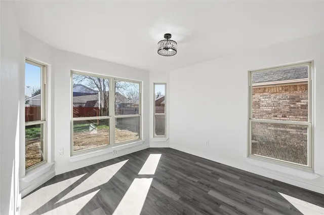 $350,000 | 1410 Ardmore Drive, Arlington, TX 76018