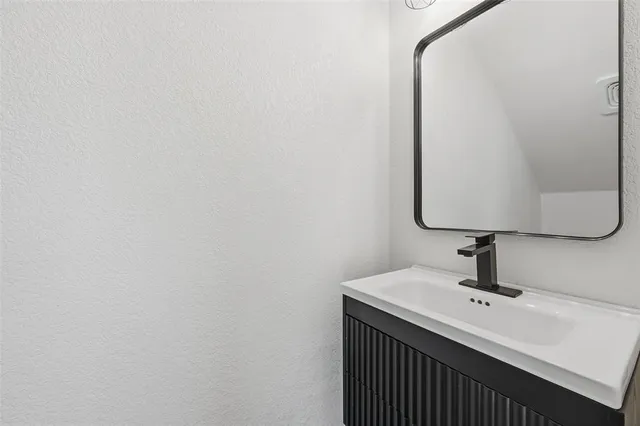 $350,000 | 1410 Ardmore Drive, Arlington, TX 76018