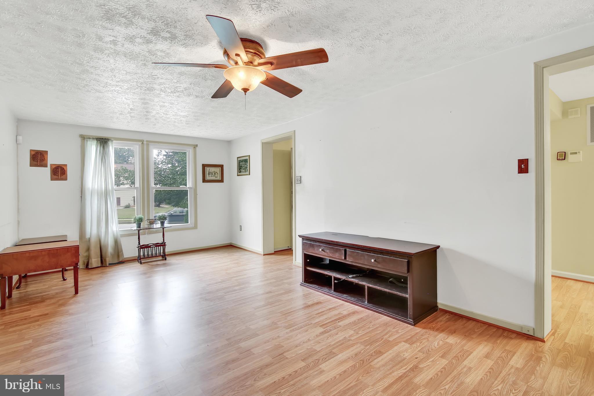 7907 Chipper Road Baltimore, MD 21244 - Photo 10 of 30 Family Room