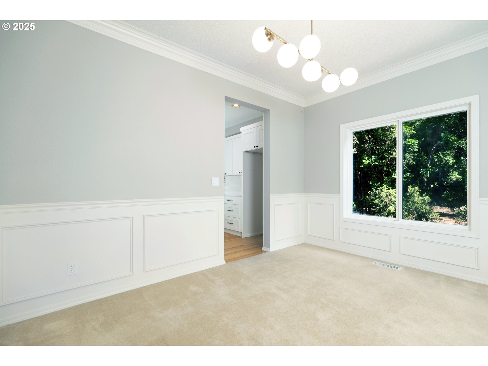 2011 Northwest New Hope Court Portland, OR 97229 - Photo 11 of 48