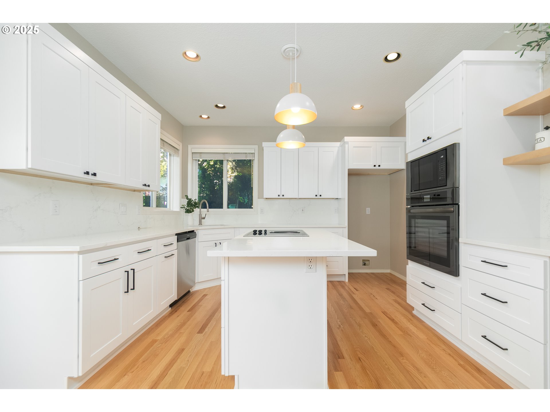 2011 Northwest New Hope Court Portland, OR 97229 - Photo 15 of 48