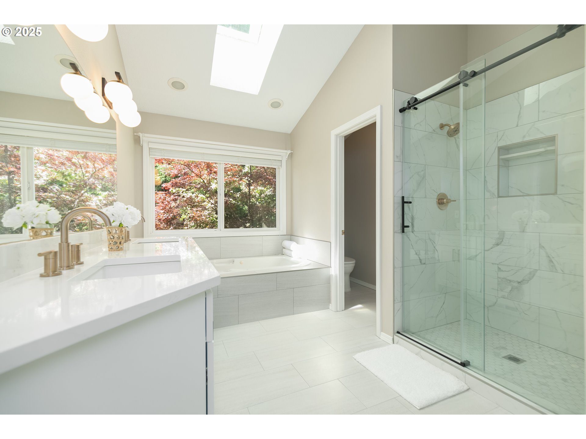 2011 Northwest New Hope Court Portland, OR 97229 - Photo 33 of 48