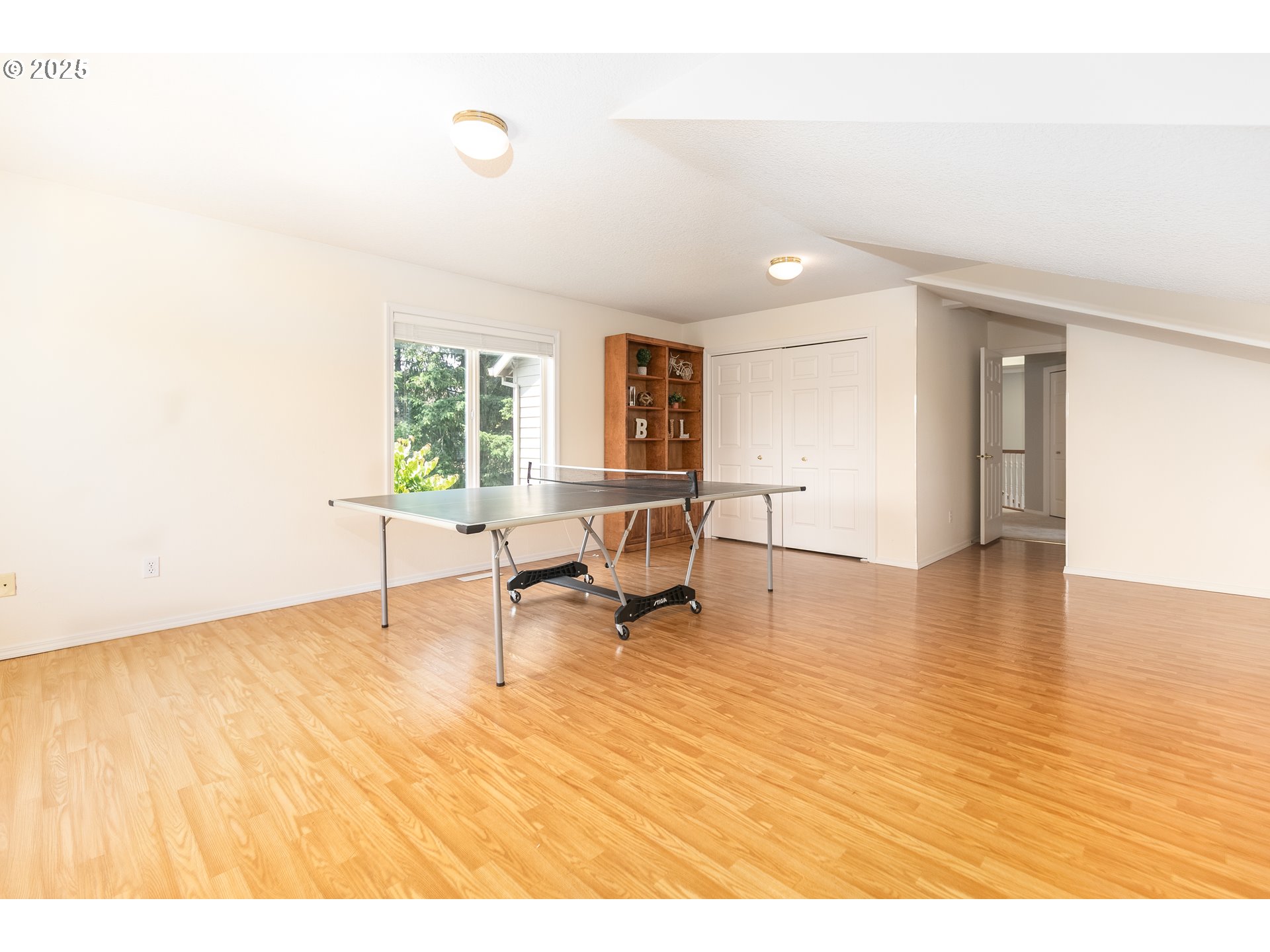 2011 Northwest New Hope Court Portland, OR 97229 - Photo 39 of 48