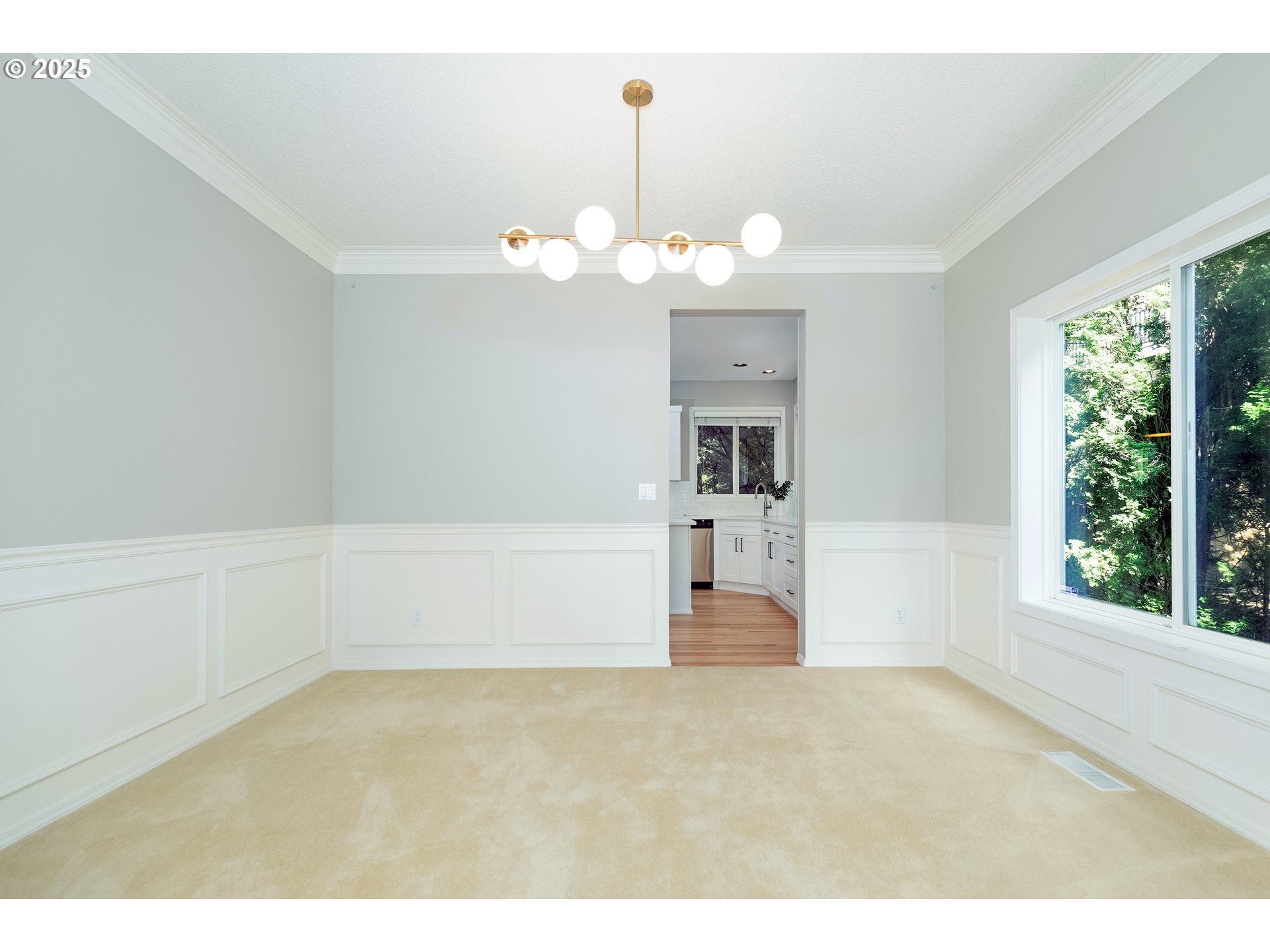 2011 Northwest New Hope Court Portland, OR 97229 - Photo 9 of 48