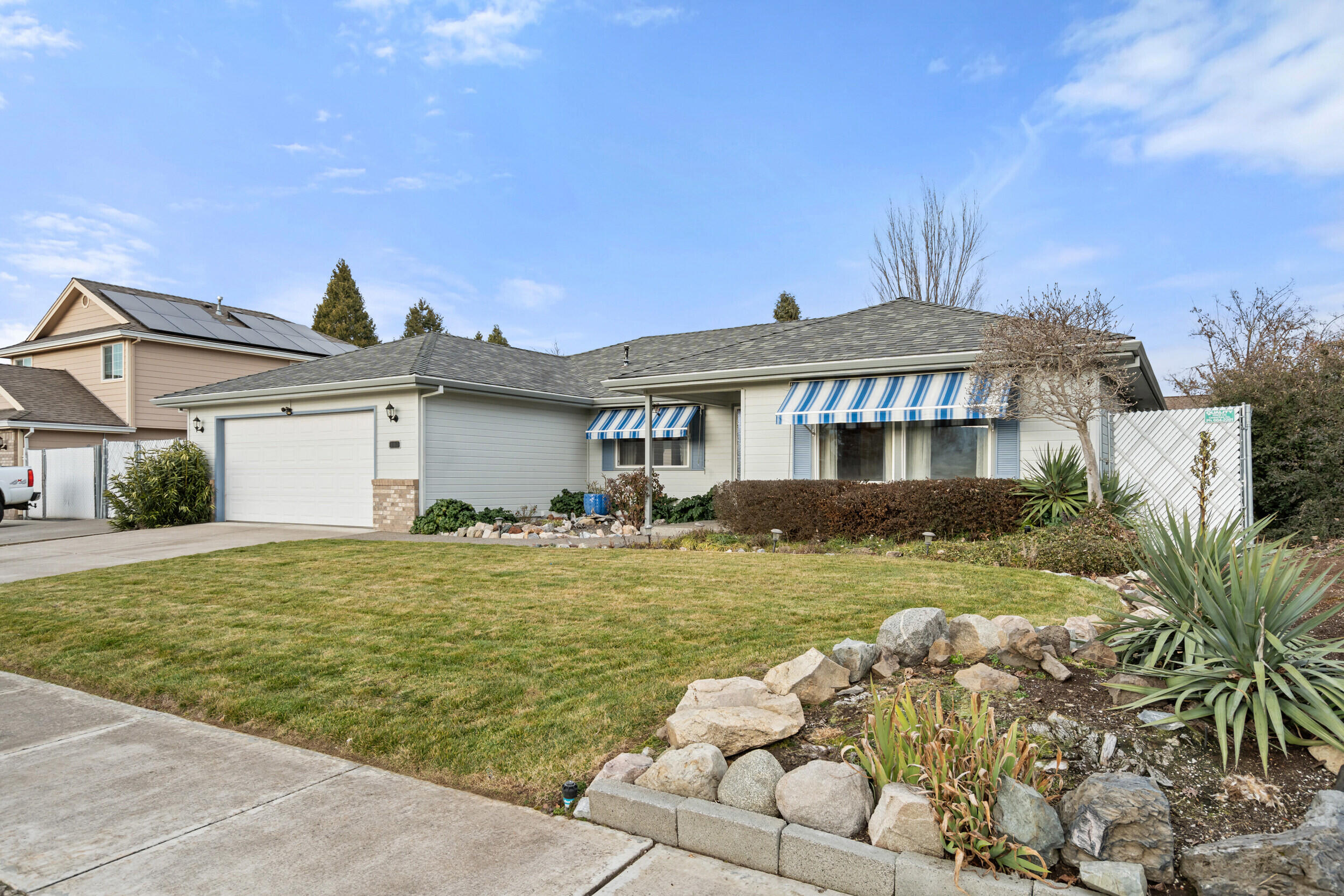 802 Brandon Street Central Point, OR 97502 - Photo 2 of 29 26_802 brandon st, central point, or 975