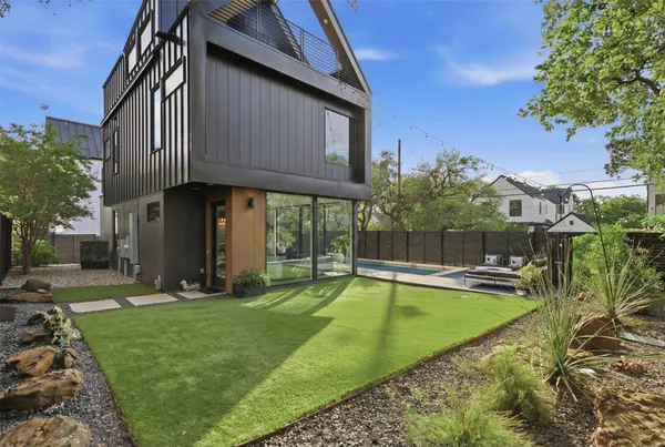 $1,525,000 | 917 West James Street, Unit 1, Austin, TX 78704