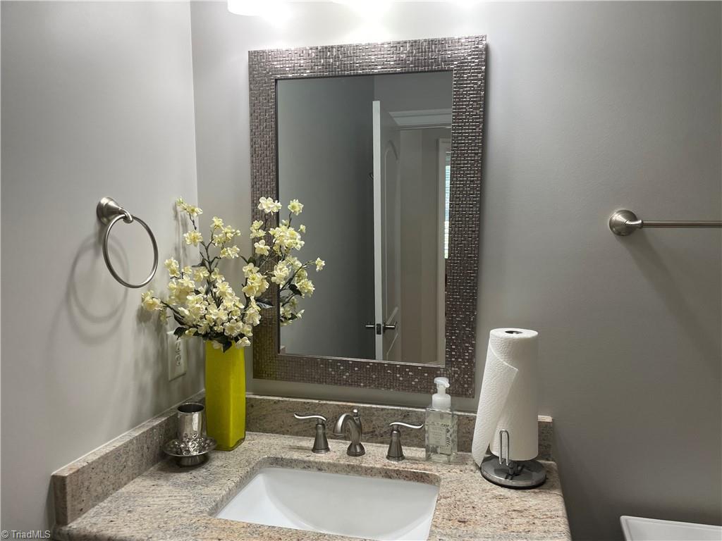 9012 Ray Road Raleigh, NC 27613 - Photo 15 of 42 Hall Bathroom #1 Pic 2