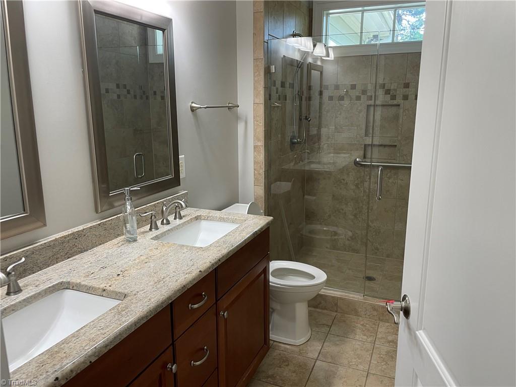 9012 Ray Road Raleigh, NC 27613 - Photo 35 of 42 Hall Bath #2 Pic 2 - Serves Bedroom 3 & 4