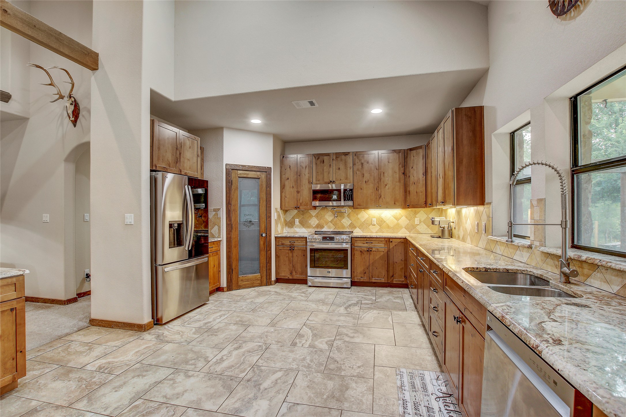 18197 Fm 619 Elgin, TX 78621 - Photo 10 of 39