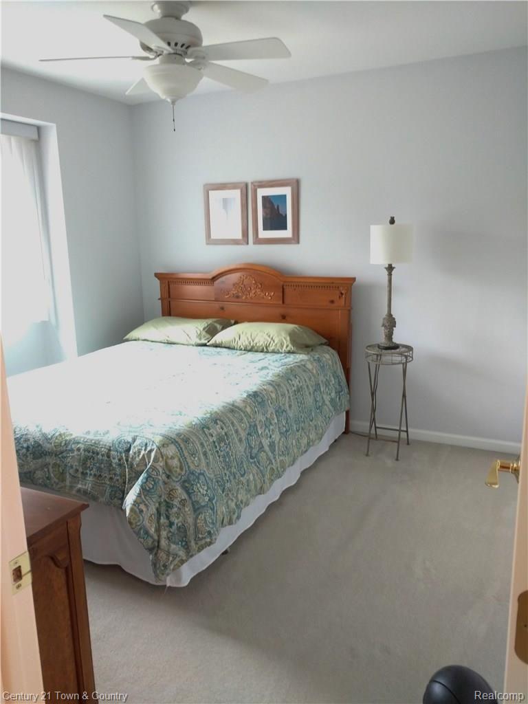 217 Whims Court Rochester, MI 48306 - Photo 12 of 27 IMG_20161003_114422705.jpg