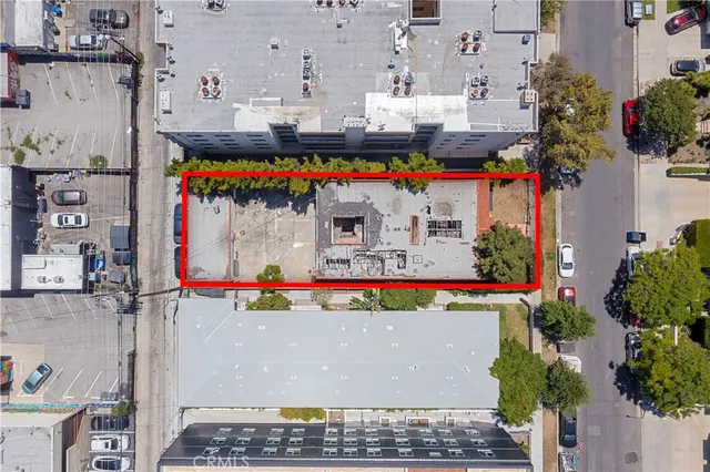 $2,495,000 | 350 North Hayworth Avenue, Los Angeles, CA 90048