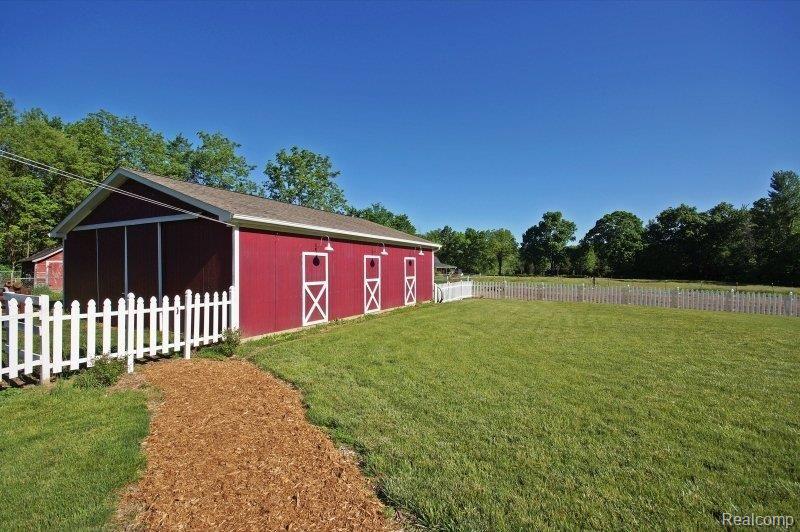 1831 7 Mile Road Whitmore Lake, MI 48189 - Photo 17 of 24 DSC00493.JPG