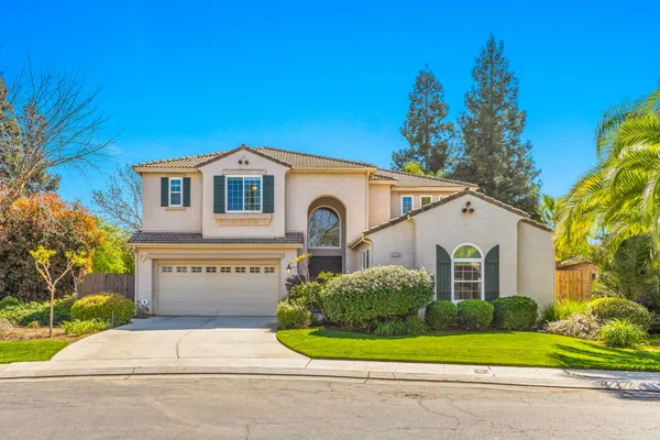 $695,000 | 2719 East Spice Way, Fresno, CA 93720