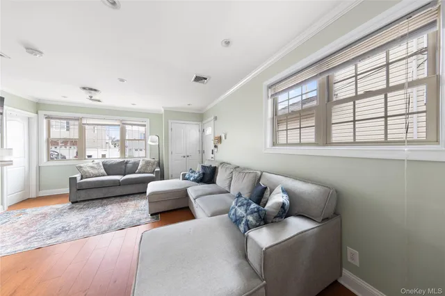 $529,000 | 1137 Washington Place, Baldwin, NY 11510