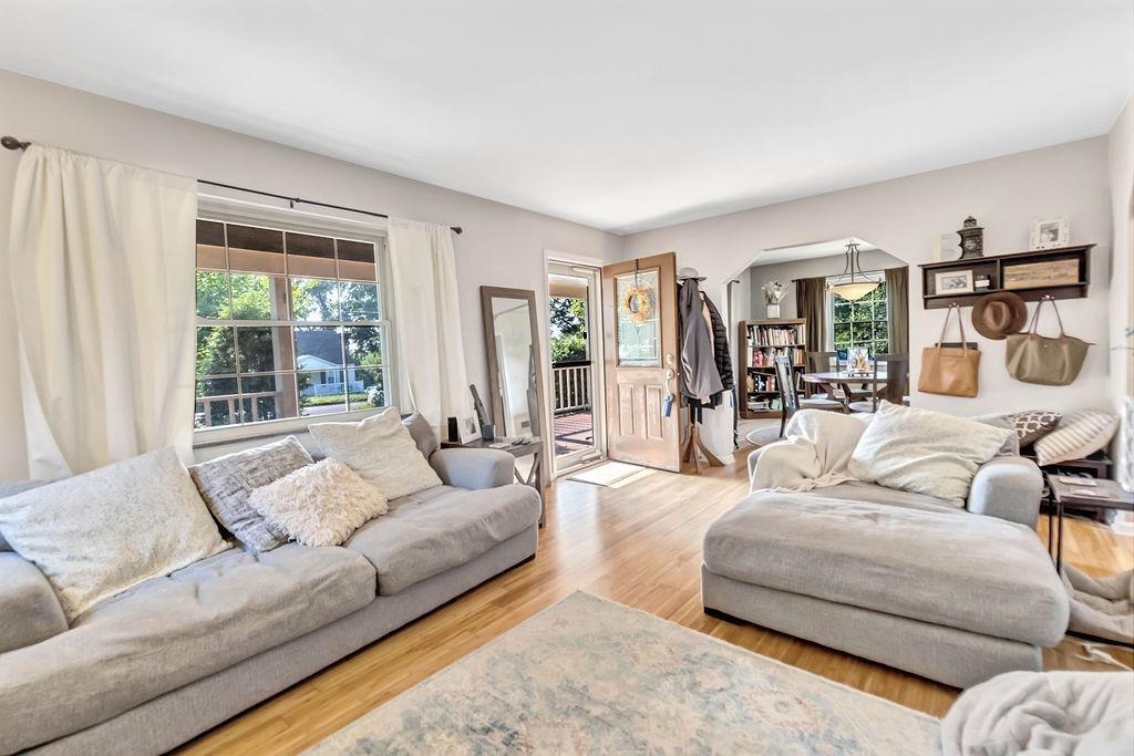 5282 Belclare Road Cincinnati, OH 45247 - Photo 7 of 25 Gallery Image 7