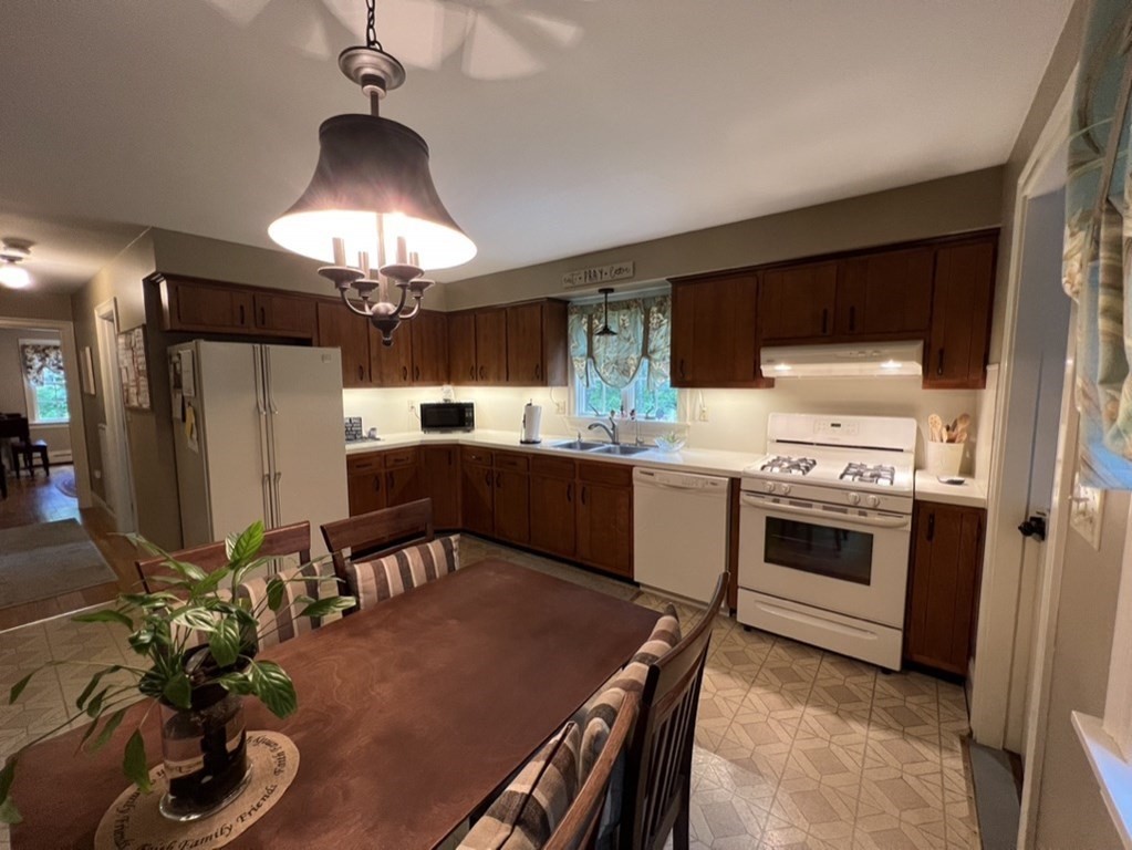 183 Beeden Road Westport, MA 02790 - Photo 15 of 33 Gallery Image 15