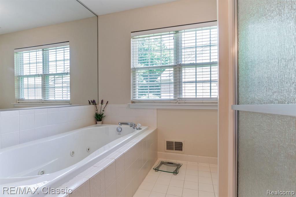 650 Cherry Grove Road Canton, MI 48188 - Photo 20 of 32