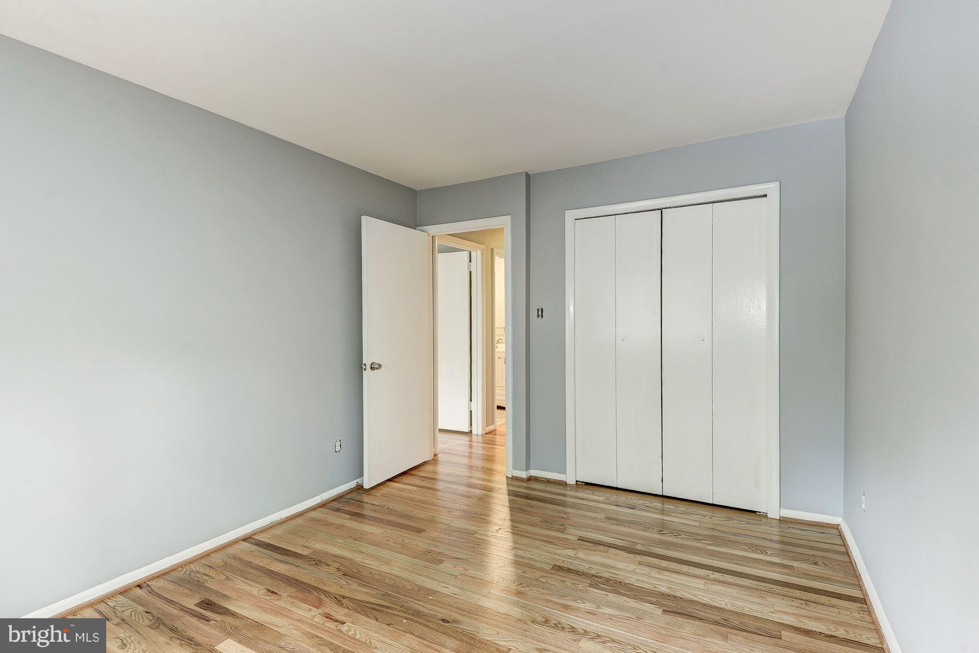 11324 Links Court Reston, VA 20190 - Photo 15 of 29 Gigantic Bedroom #3 Suite