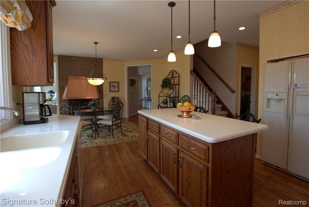 1616 Springview Court Rochester, MI 48307 - Photo 18 of 51 17.jpg