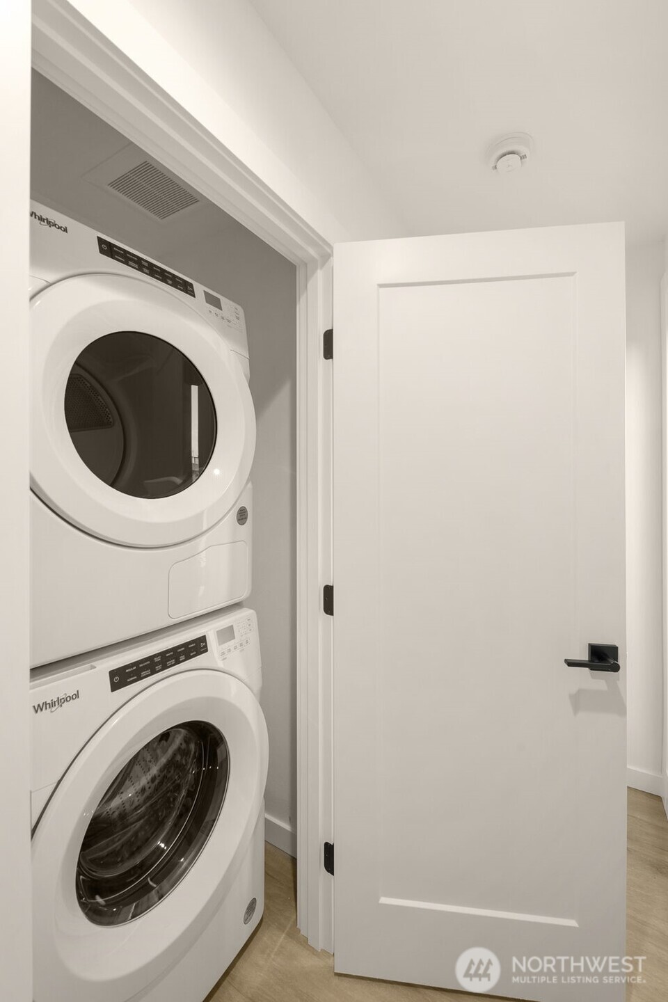 4416 Midvale Avenue North Seattle, WA 98103 - Photo 16 of 19