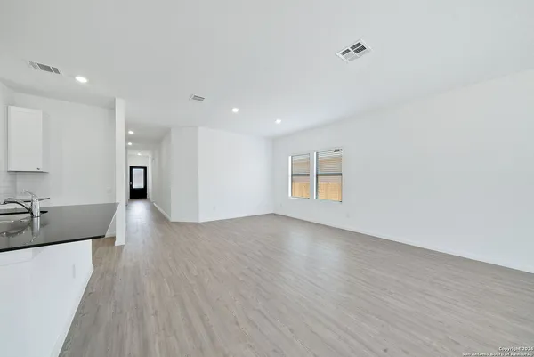 $2,200 | 31823 Christmas Rose, Bulverde, TX 78163