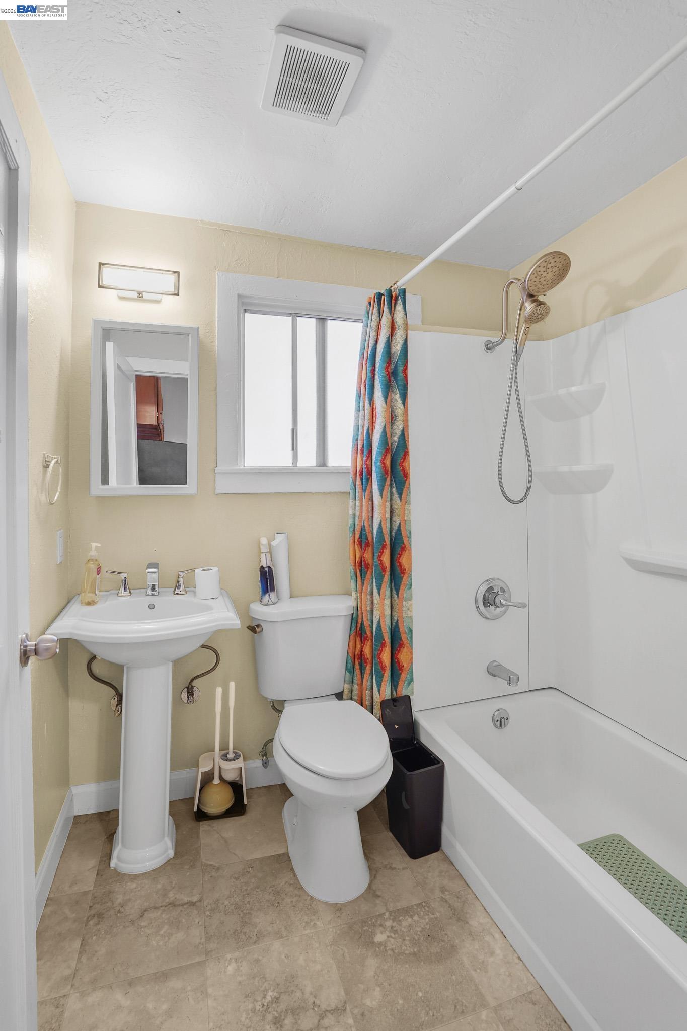 502 Lewis Street Oakland, CA 94607 - Photo 11 of 26